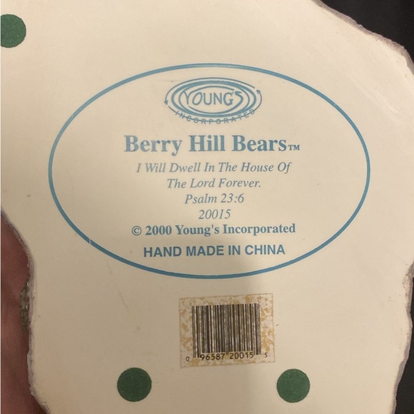 Berry Hills Bear “ House of the Lord” resin church figurine and 3 bear figurines - Picture 6 of 7